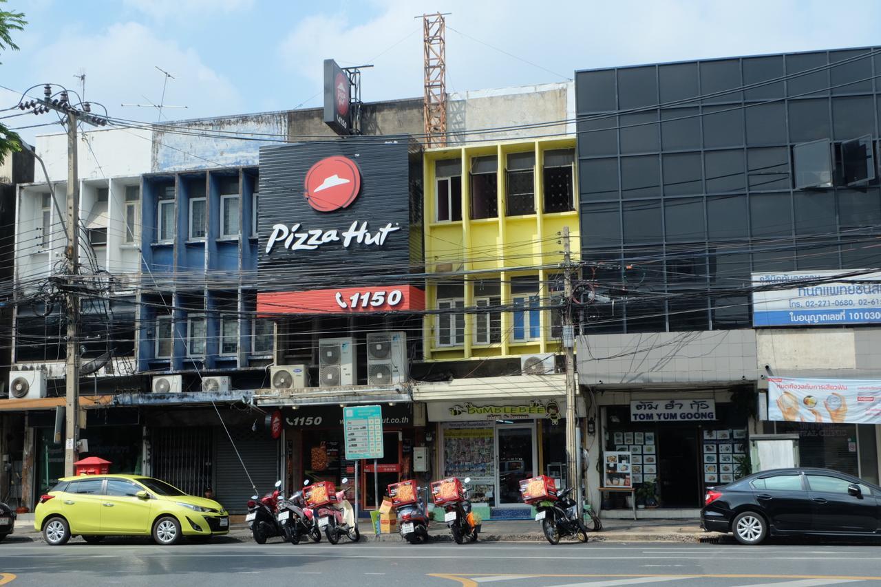 Slumwhite Pansiyon Bangkok Dış mekan fotoğraf